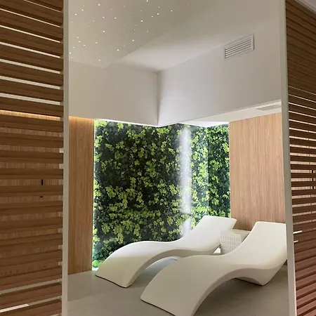 Ideal & Aparthotel 4*