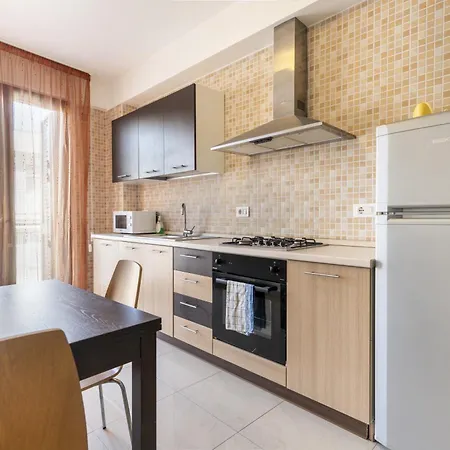 Aparthotel Ideal &